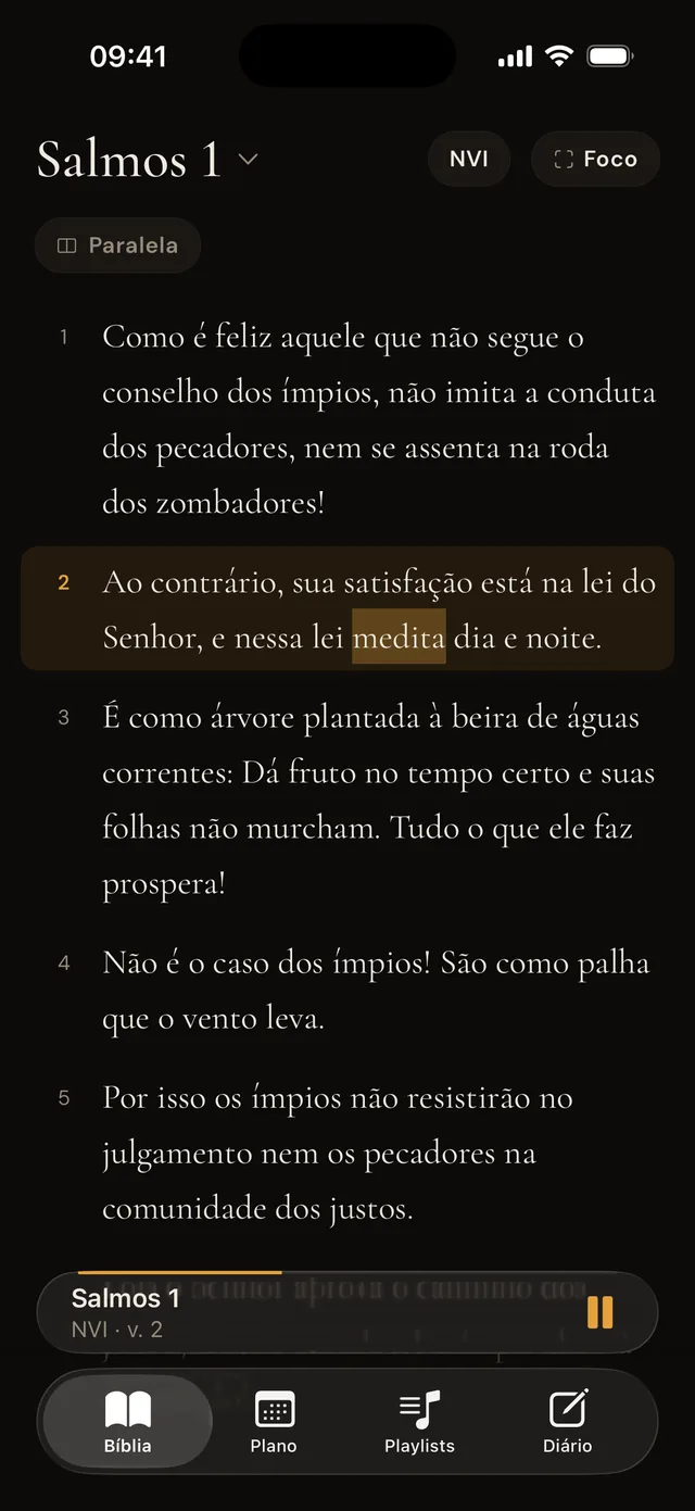 Salmos 1 no tema escuro, com o versículo 2 tocando.